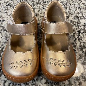 Livie and Luca size 7c